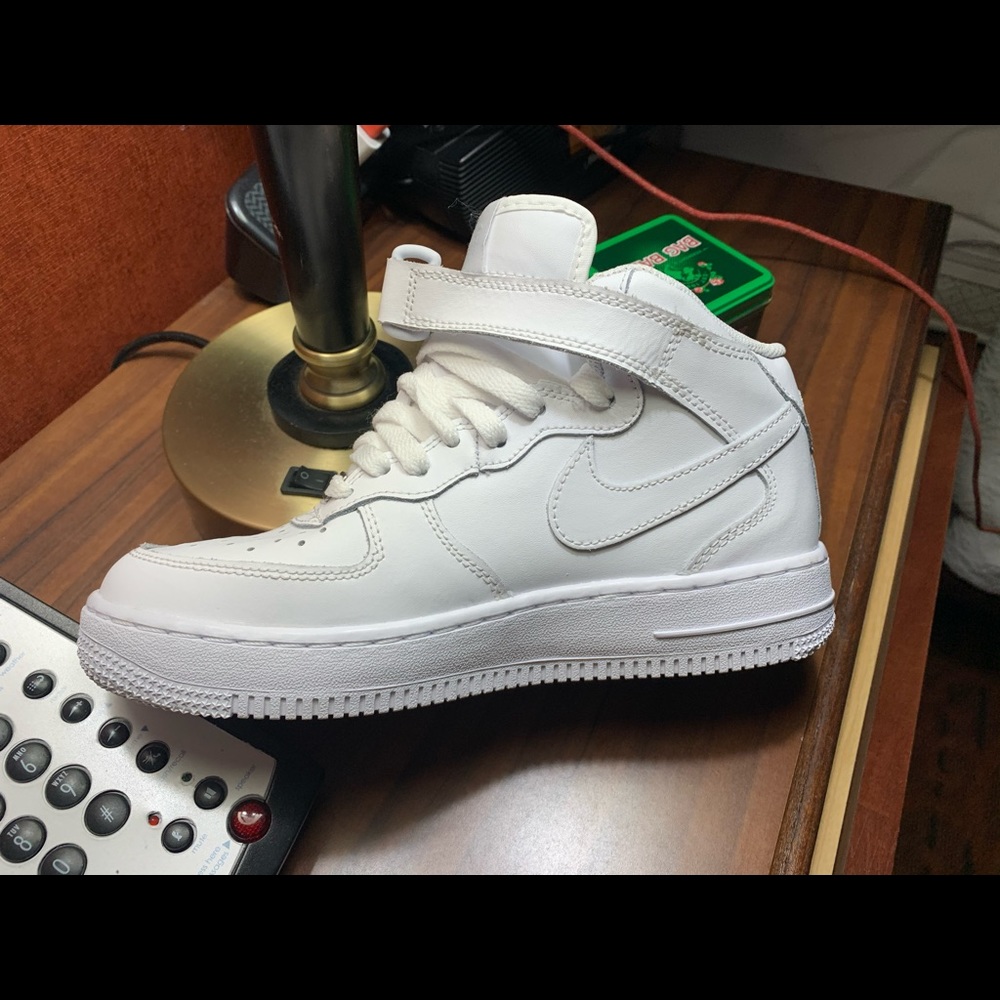 Genuine mid top Air Force one